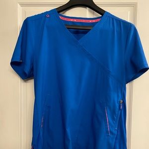 Koi lite scrub top large